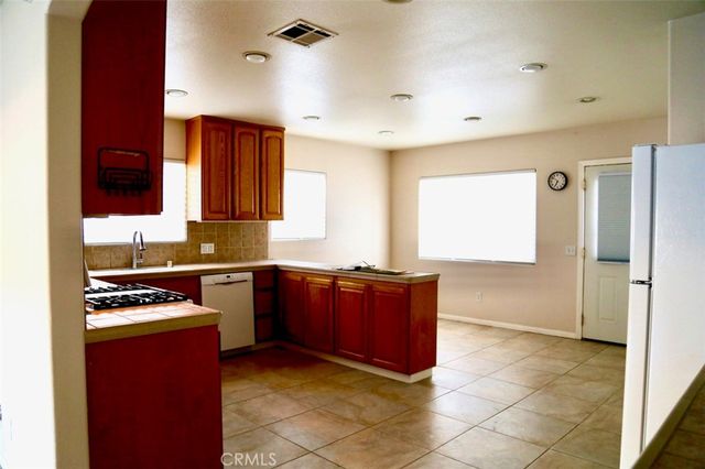 4813 Topanga Canyon, Woodland Hills, CA 91364