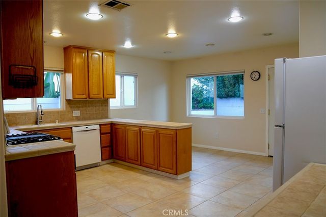 4813 Topanga Canyon, Woodland Hills, CA 91364