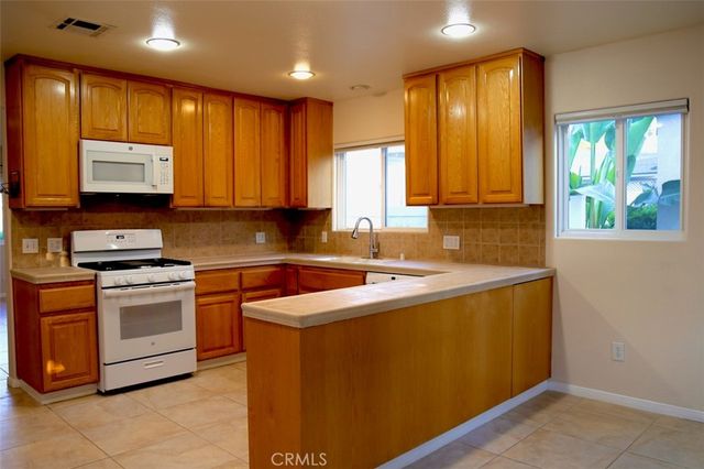 4813 Topanga Canyon, Woodland Hills, CA 91364