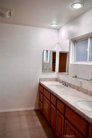 4813 Topanga Canyon, Woodland Hills, CA 91364