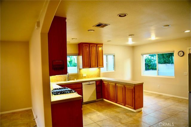 4813 Topanga Canyon, Woodland Hills, CA 91364