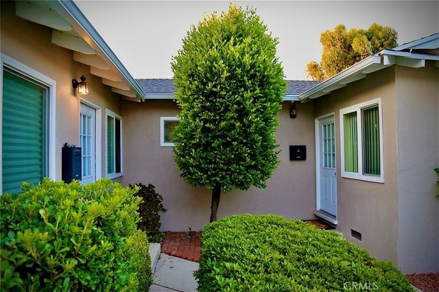 4813 Topanga Canyon, Woodland Hills, CA 91364
