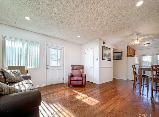 4813 Topanga Canyon, Woodland Hills, CA 91364