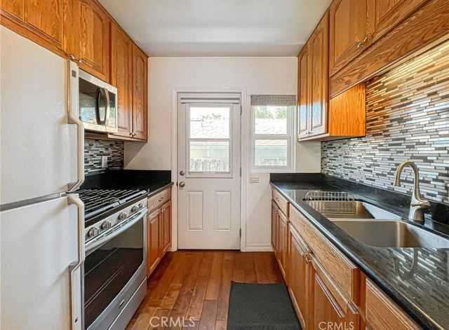 4813 Topanga Canyon, Woodland Hills, CA 91364
