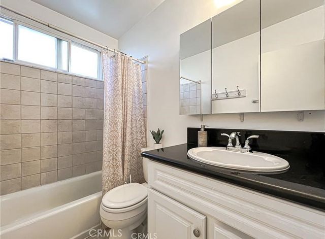4813 Topanga Canyon, Woodland Hills, CA 91364