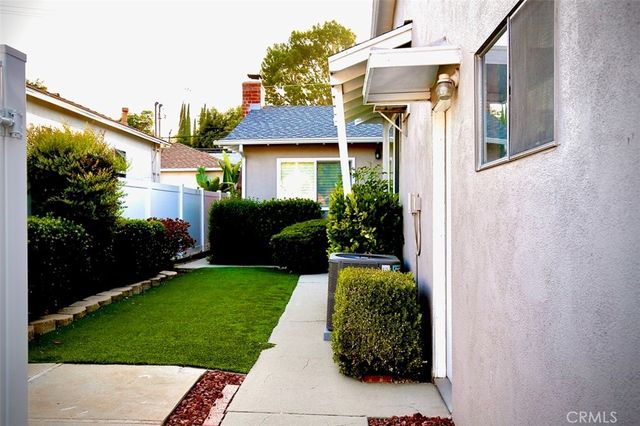 4813 Topanga Canyon, Woodland Hills, CA 91364