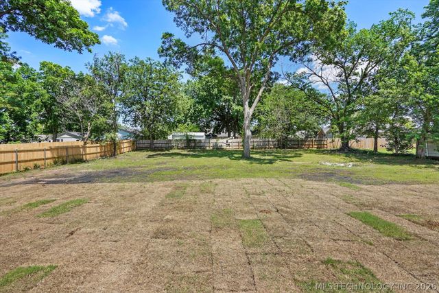 407 N Forest Street, Jenks, OK 74037