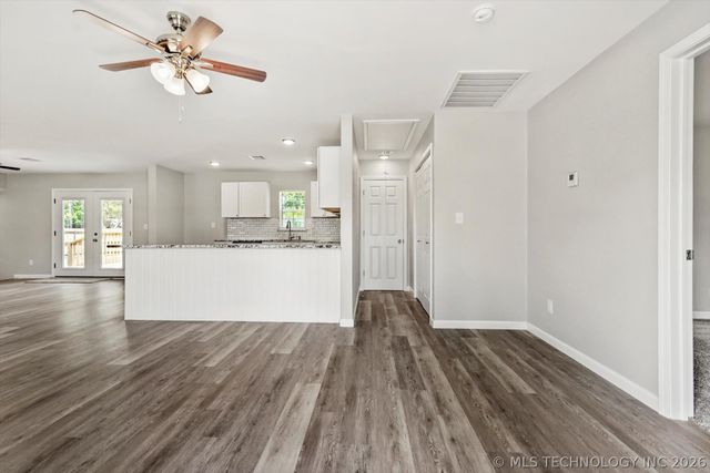 407 N Forest Street, Jenks, OK 74037