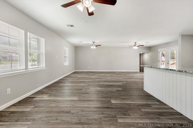 407 N Forest Street, Jenks, OK 74037