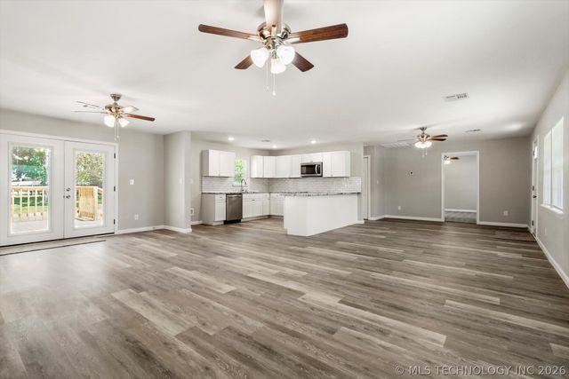 407 N Forest Street, Jenks, OK 74037