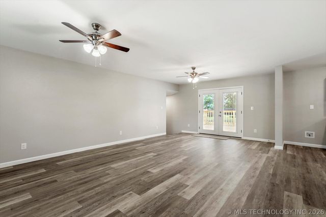 407 N Forest Street, Jenks, OK 74037