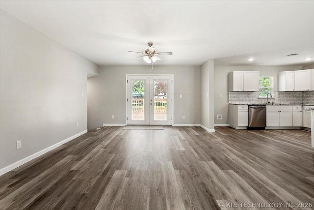 407 N Forest Street, Jenks, OK 74037