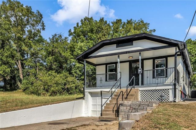 2124 Lafayette Avenue, Kansas City, KS 66104