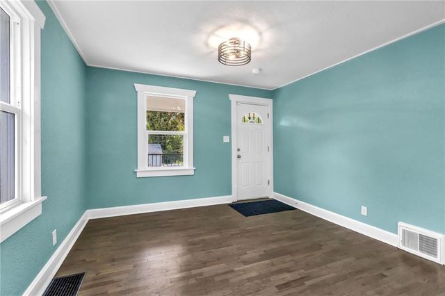 2124 Lafayette Avenue, Kansas City, KS 66104