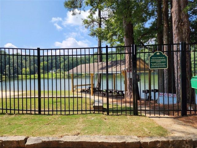 258 Kenilworth Circle, Stone Mountain, GA 30083