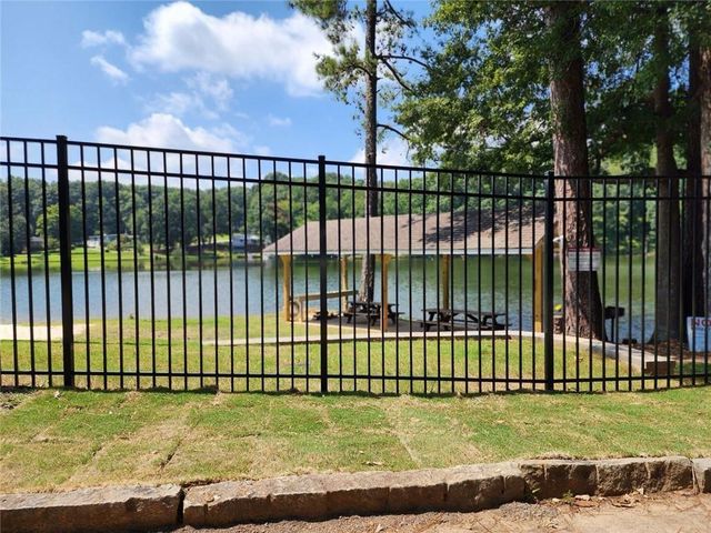 258 Kenilworth Circle, Stone Mountain, GA 30083