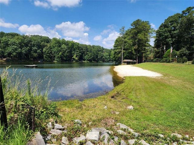 258 Kenilworth Circle, Stone Mountain, GA 30083