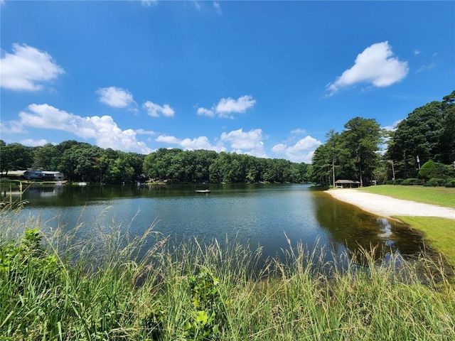 258 Kenilworth Circle, Stone Mountain, GA 30083