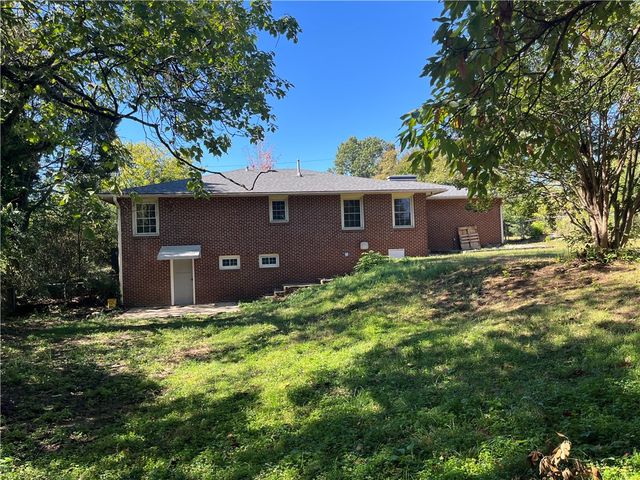 1420 N Greenwich, Russellville, AR 72801