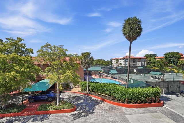 670 Tennis Club Drive 303, Fort Lauderdale, FL 33311