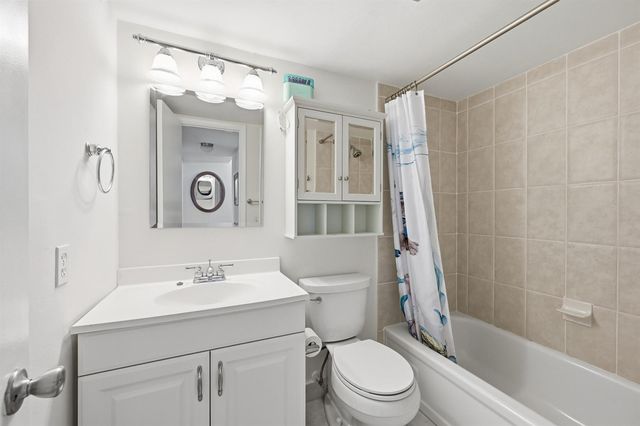 670 Tennis Club Drive 303, Fort Lauderdale, FL 33311