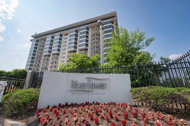 655 S Riverside Dr Ph 1405, Memphis, TN 38103