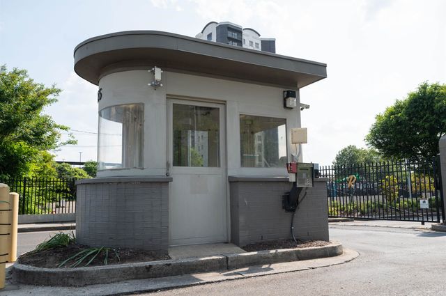 655 S Riverside Dr Ph 1405, Memphis, TN 38103