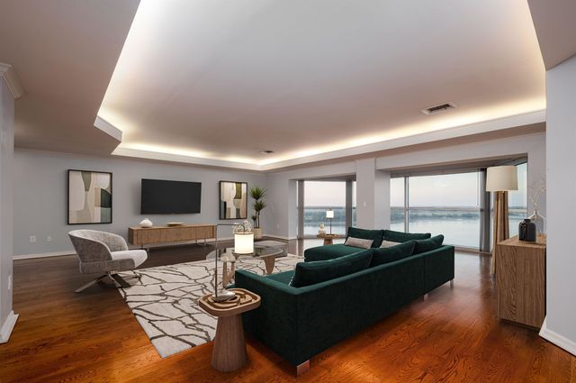 655 S Riverside Dr Ph 1405, Memphis, TN 38103