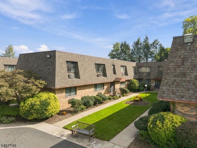 164 Diamond Bridge Ave 9, Hawthorne Boro, NJ 07506
