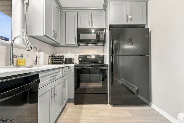 164 Diamond Bridge Ave 9, Hawthorne Boro, NJ 07506