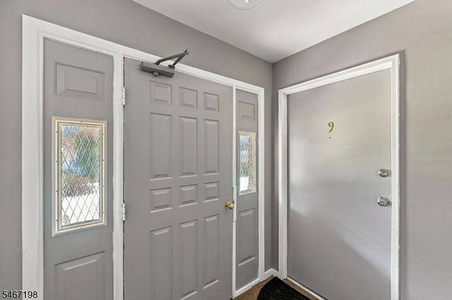 164 Diamond Bridge Ave 9, Hawthorne Boro, NJ 07506