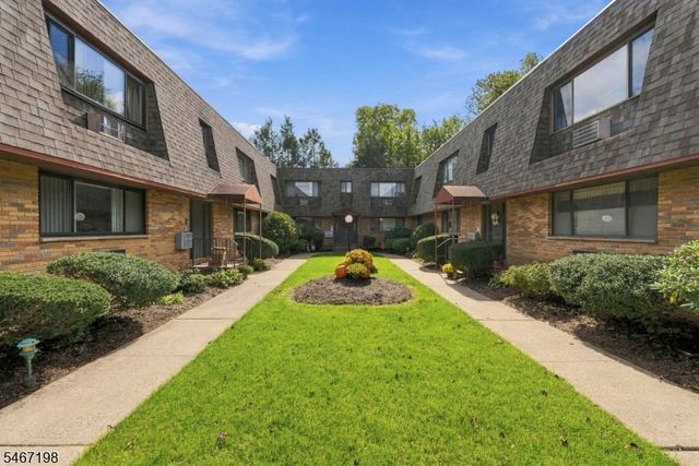164 Diamond Bridge Ave 9, Hawthorne Boro, NJ 07506