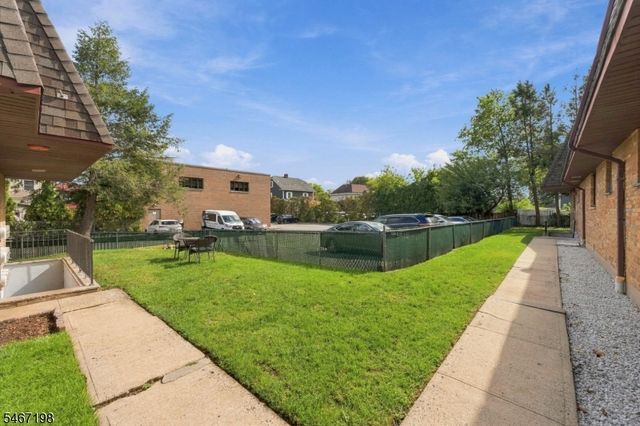164 Diamond Bridge Ave 9, Hawthorne Boro, NJ 07506