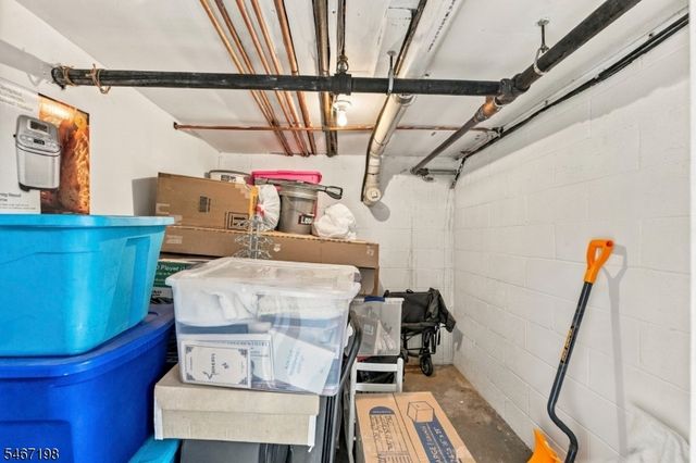 164 Diamond Bridge Ave 9, Hawthorne Boro, NJ 07506