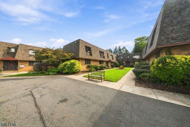 164 Diamond Bridge Ave 9, Hawthorne Boro, NJ 07506