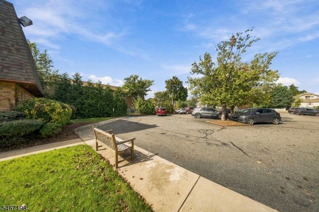 164 Diamond Bridge Ave 9, Hawthorne Boro, NJ 07506