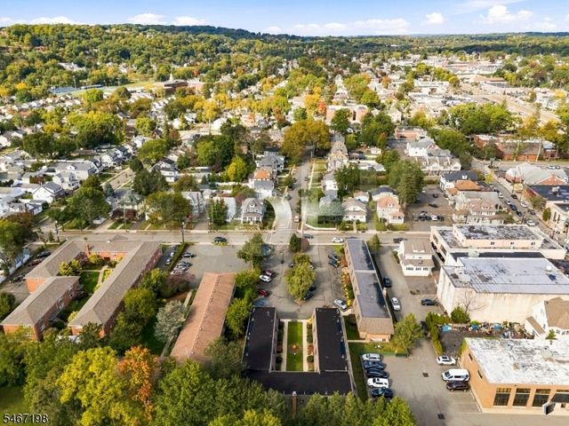 164 Diamond Bridge Ave 9, Hawthorne Boro, NJ 07506