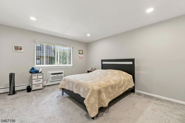 164 Diamond Bridge Ave 9, Hawthorne Boro, NJ 07506