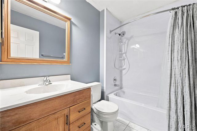 23 Raintree Court, St Peters, MO 63376