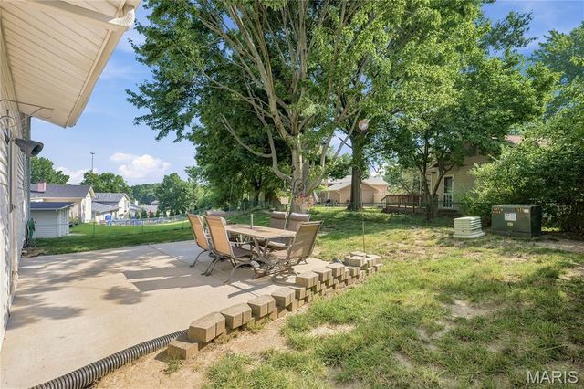 23 Raintree Court, St Peters, MO 63376