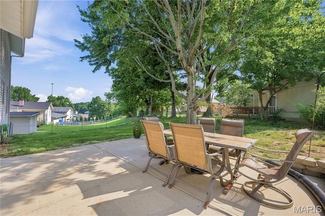 23 Raintree Court, St Peters, MO 63376