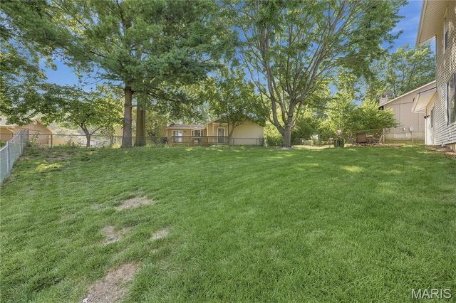 23 Raintree Court, St Peters, MO 63376