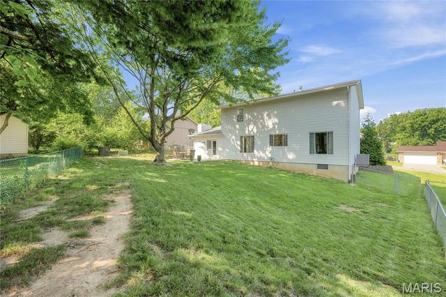 23 Raintree Court, St Peters, MO 63376