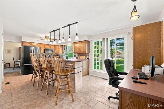 23 Raintree Court, St Peters, MO 63376