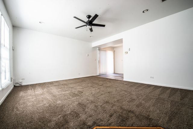 1799 Jamestown Circle, Hoffman Estates, IL 60169