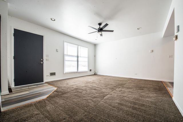 1799 Jamestown Circle, Hoffman Estates, IL 60169