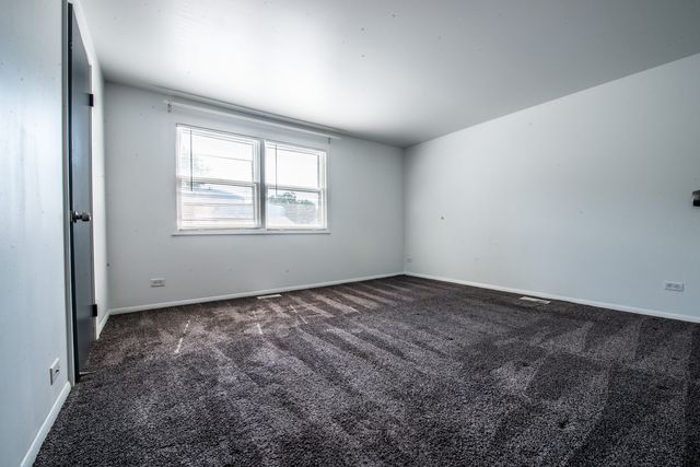 1799 Jamestown Circle, Hoffman Estates, IL 60169