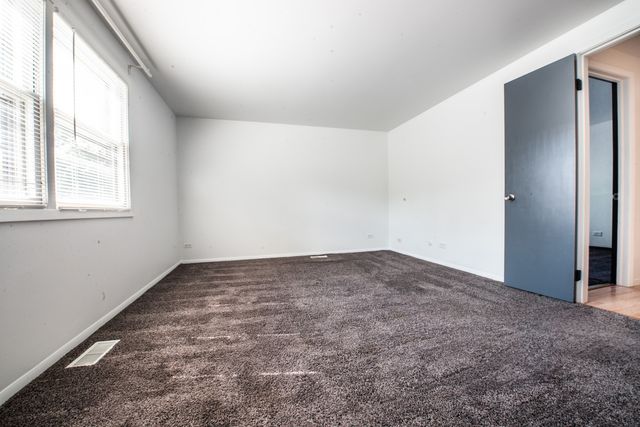 1799 Jamestown Circle, Hoffman Estates, IL 60169