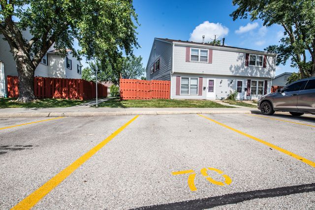 1799 Jamestown Circle, Hoffman Estates, IL 60169
