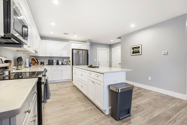 245 Bussey St 303, Dedham, MA 02026